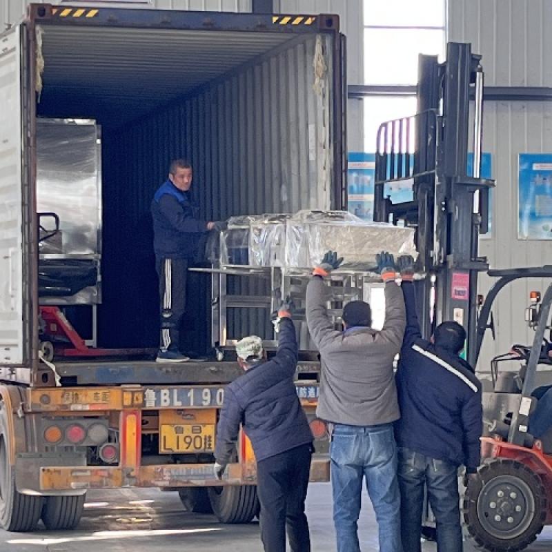 Loading machine